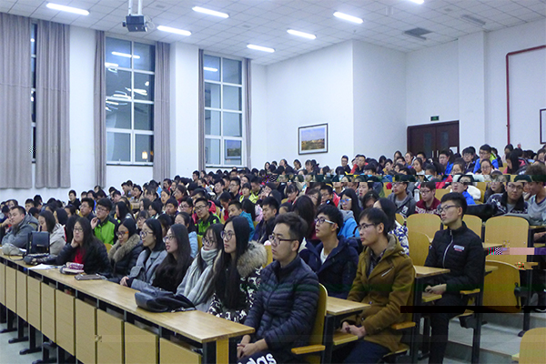 我院成功舉辦校園貸安全知識教育講座 我院成功舉辦校園貸安全知識教育講座